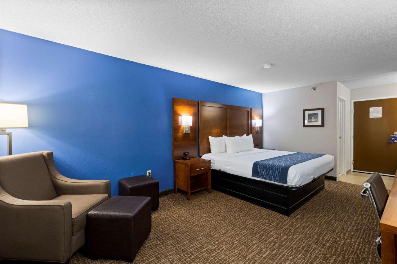 Comfort Inn & Suites St Louis-Хазелвуд Экстерьер фото