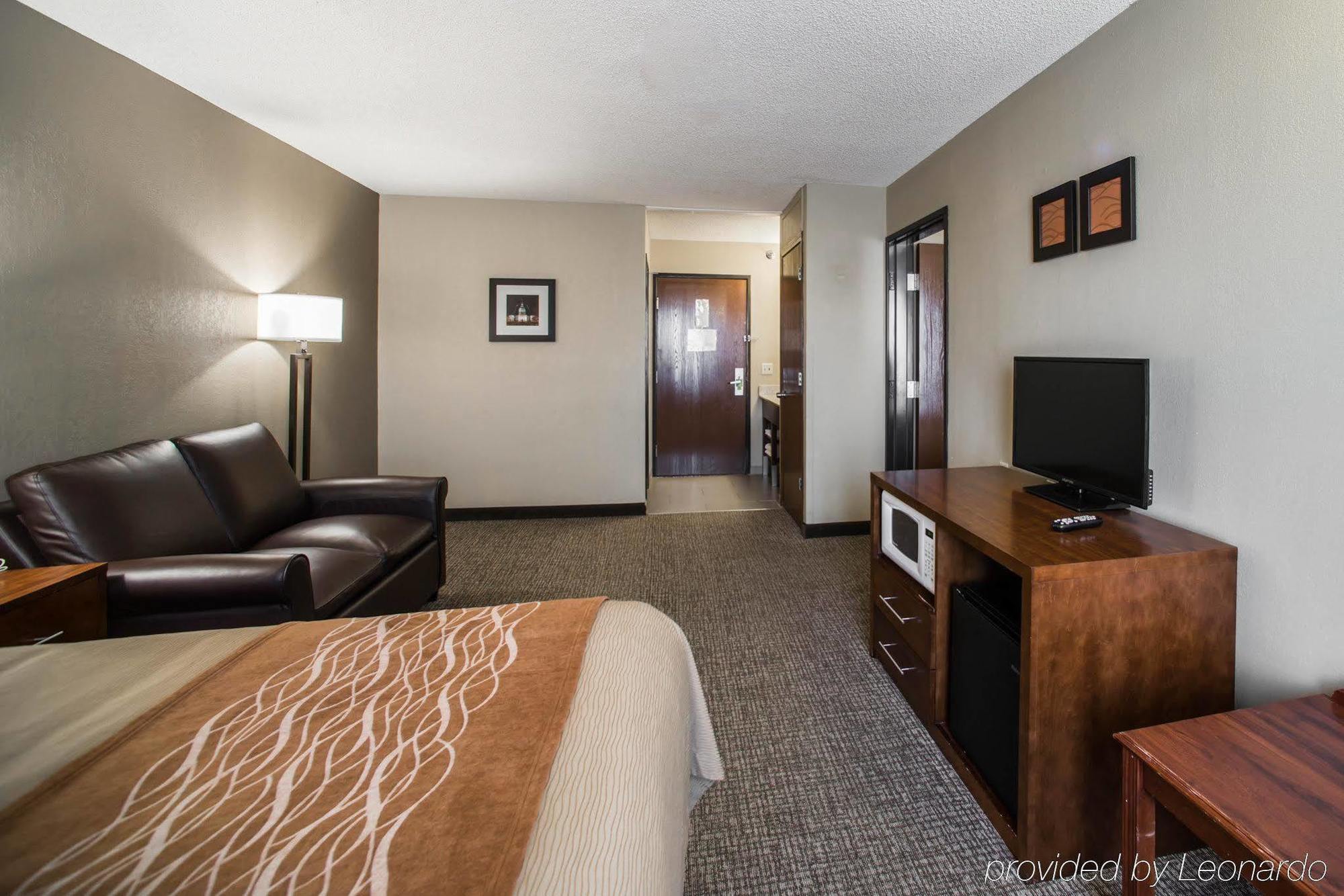 Comfort Inn & Suites St Louis-Хазелвуд Экстерьер фото