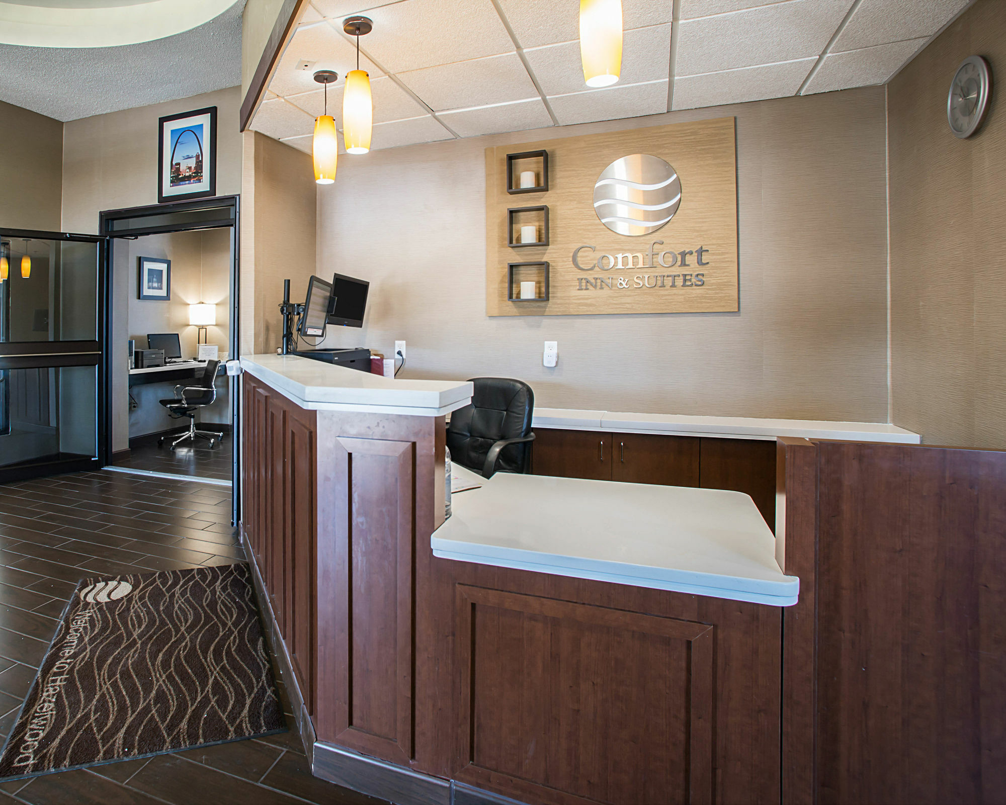 Comfort Inn & Suites St Louis-Хазелвуд Экстерьер фото